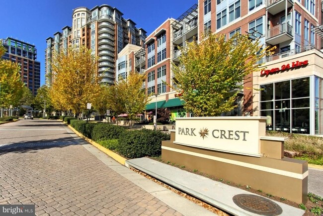 8220 Crestwood Heights Dr in McLean, VA - Building Photo - Building Photo