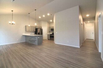 5305 Remington Dr in Pasco, WA - Building Photo - Building Photo