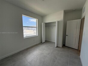 184 SE 10th St in Florida City, FL - Building Photo - Building Photo