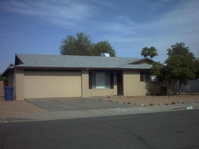 property at 5113 S Country Club Way