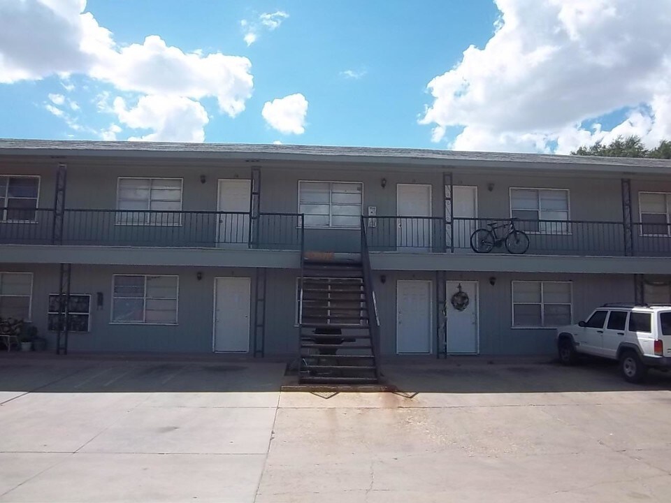 4302 16th St in Lubbock, TX - Building Photo