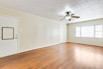 406 Silkwood St, Unit D in Lafayette, LA - Building Photo - Building Photo