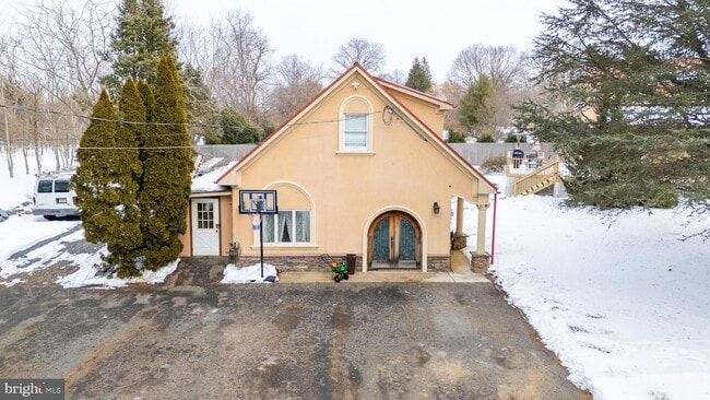 341 Gordon Rd in Trenton, NJ - Foto de edificio - Building Photo