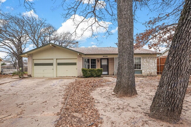 property at 14732 Oakwood Ln