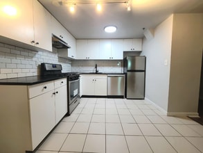 22 W 25th St, Unit 2G in Bayonne, NJ - Foto de edificio - Building Photo