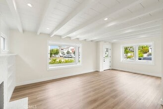 438 Acacia Ave, Unit 2100-102 in Newport Beach, CA - Building Photo - Building Photo