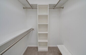 2814 S Bartell Dr in Houston, TX - Foto de edificio - Building Photo