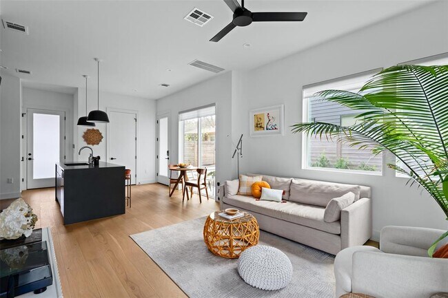 property at 3204 Garden Villa Ln