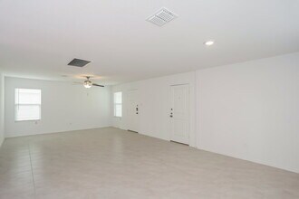 3329 Beckwith Wy in Crandall, TX - Foto de edificio - Building Photo