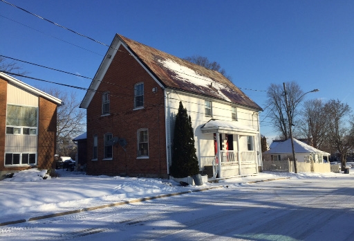 6-8 Park Ave in Smiths Falls, ON - Building Photo