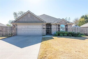 120 Sullivans Wy in Centerton, AR - Building Photo