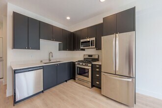 909 28th Ave S in Seattle, WA - Foto de edificio - Building Photo