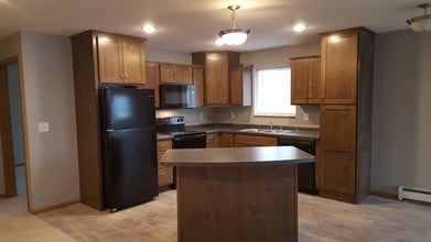 Mainstreeter Apartments in Sauk Centre, MN - Building Photo - Building Photo