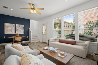 1601 Miriam Ave in Austin, TX - Foto de edificio - Building Photo