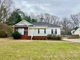 133 Polaris Dr in Wingate, NC - Building Photo