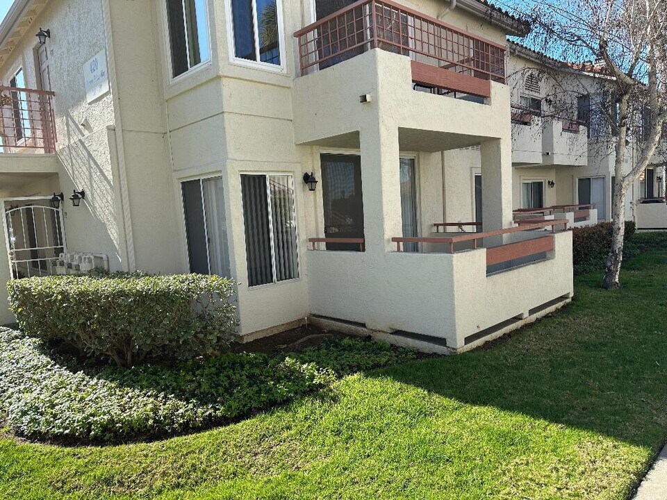 420 Stoney Point Way, Unit 113 in Oceanside, CA - Building Photo