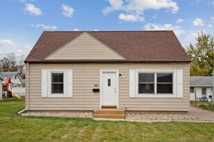 1412 9th St NW in Cedar Rapids, IA - Building Photo