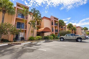 8921 Blind Pass Rd, Unit 348 in St Pete Beach, FL - Building Photo
