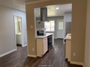 1401 Airline Dr, Unit B in College Station, TX - Foto de edificio - Building Photo