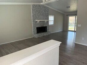 1137 NW 104th St in Oklahoma City, OK - Foto de edificio - Building Photo