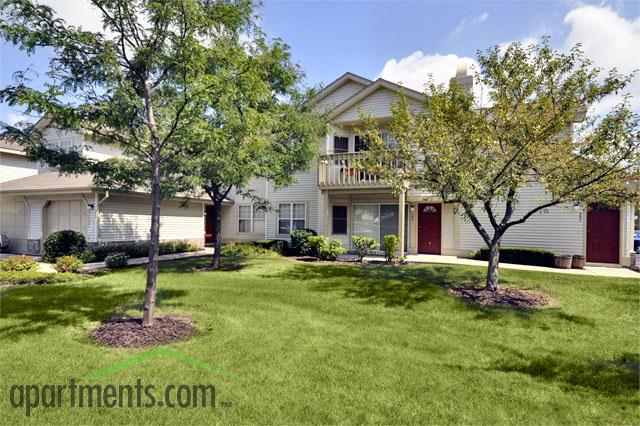 Ravinia Apartments in Greenfield, WI - Building Photo - Building Photo