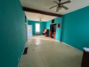 112 W Winans St in Chestnut, IL - Building Photo - Building Photo