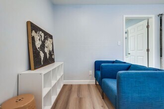 6504 W 84th Pl in Los Angeles, CA - Building Photo - Building Photo