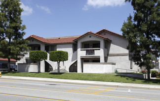 La Habra Manor Apartamentos