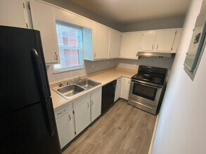 337 Prairie Dr, Unit D in Louisville, KY - Building Photo - Building Photo