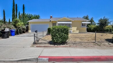 16818 Upland Ave in Fontana, CA - Building Photo - Building Photo