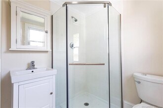 68 Leonard St in Stamford, CT - Building Photo - Building Photo