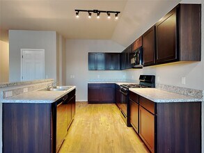 11545 NW 100th St in Yukon, OK - Building Photo - Building Photo