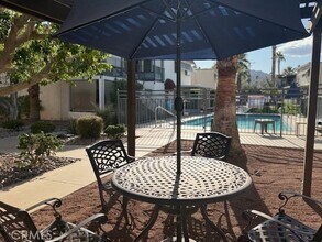45313 Sunset Ln in Palm Desert, CA - Foto de edificio - Building Photo