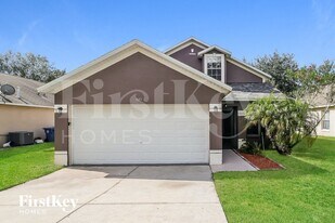 945 Kenbar St in Haines City, FL - Building Photo