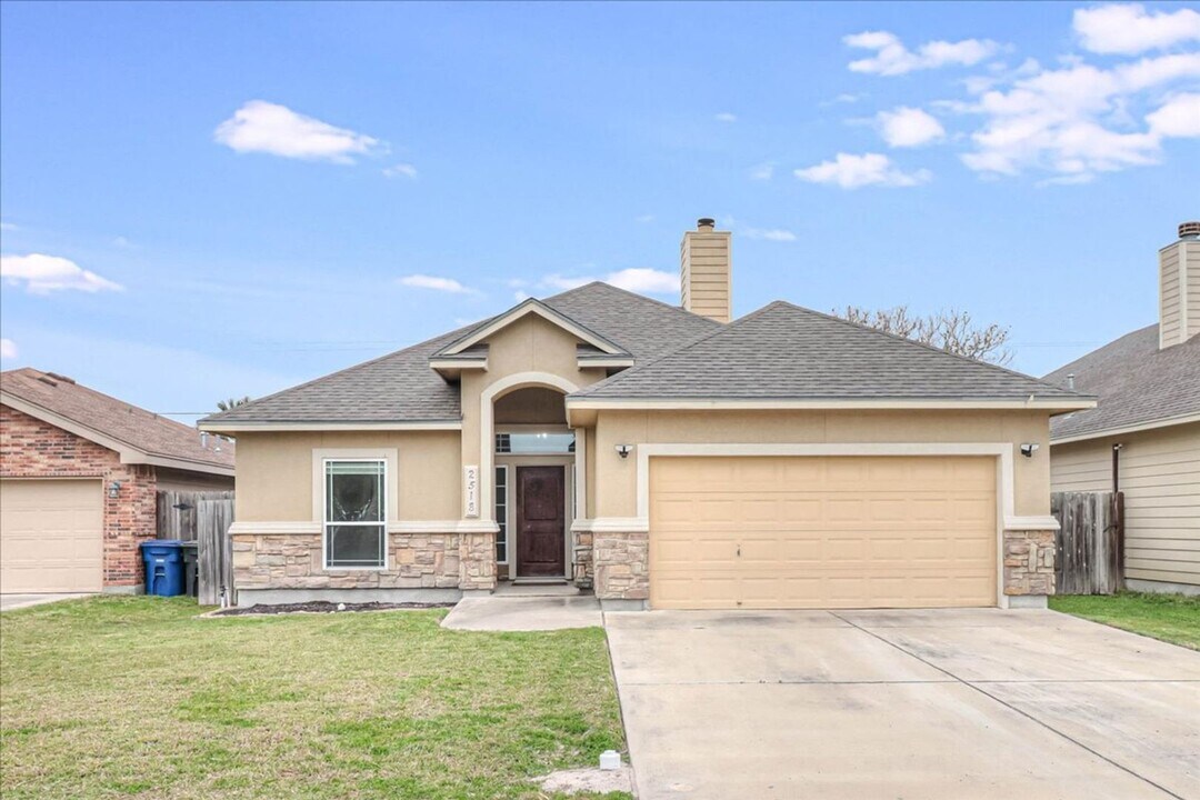 2518 Date Palm Dr in Corpus Christi, TX - Building Photo