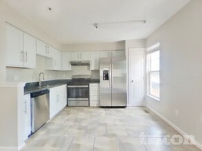 2029 S Anvil Ln in Temple Hills, MD - Building Photo - Building Photo