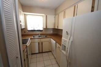 152 Hummingbird St, Unit 2 in Deltona, FL - Building Photo - Building Photo