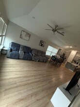 124 Coppers Wy in Elgin, TX - Building Photo - Building Photo