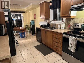 3 Lanza Ct in Hamilton, ON - Building Photo - Building Photo