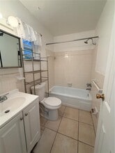 717 NE 1st St in Hallandale Beach, FL - Building Photo - Building Photo