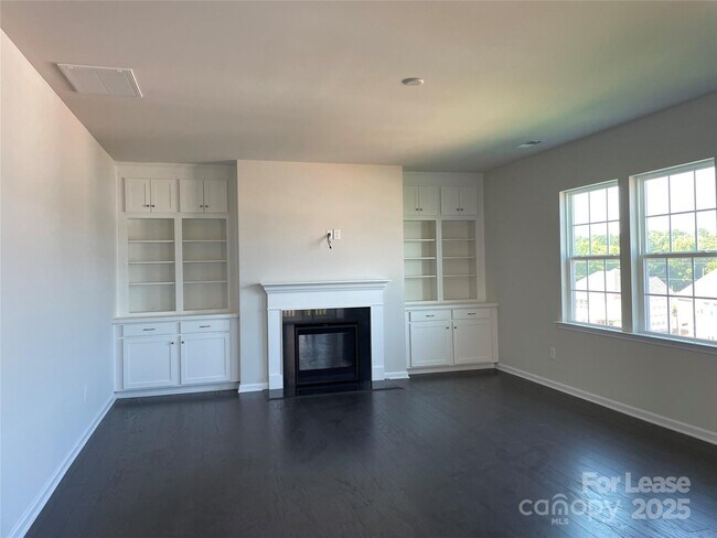 17618 Snug Harbor Rd in Charlotte, NC - Building Photo - Building Photo