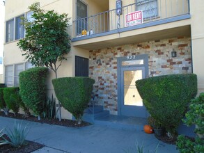 922 E. 2nd St. in Long Beach, CA - Foto de edificio - Building Photo