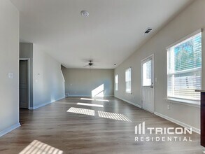 108 Oliver Dr in Locust Grove, GA - Building Photo - Building Photo