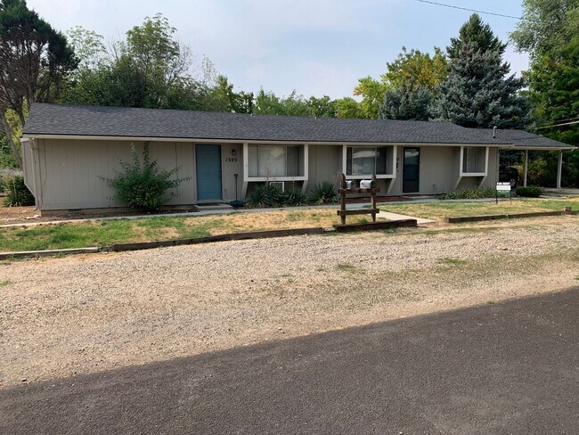 property at 1305-1307 N Harding St