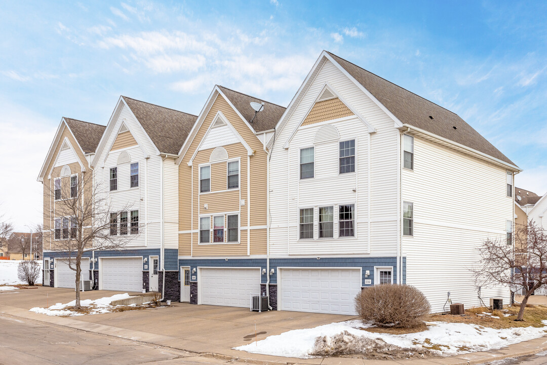 The Villages Townhomes in Ankeny, IA - Building Photo