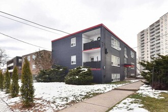 106 Rajah St in Toronto, ON - Building Photo - Building Photo