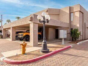 6159 E Indian School Rd in Scottsdale, AZ - Building Photo - Building Photo