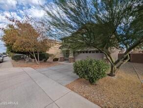 3215 W St Anne Ave in Phoenix, AZ - Building Photo - Building Photo