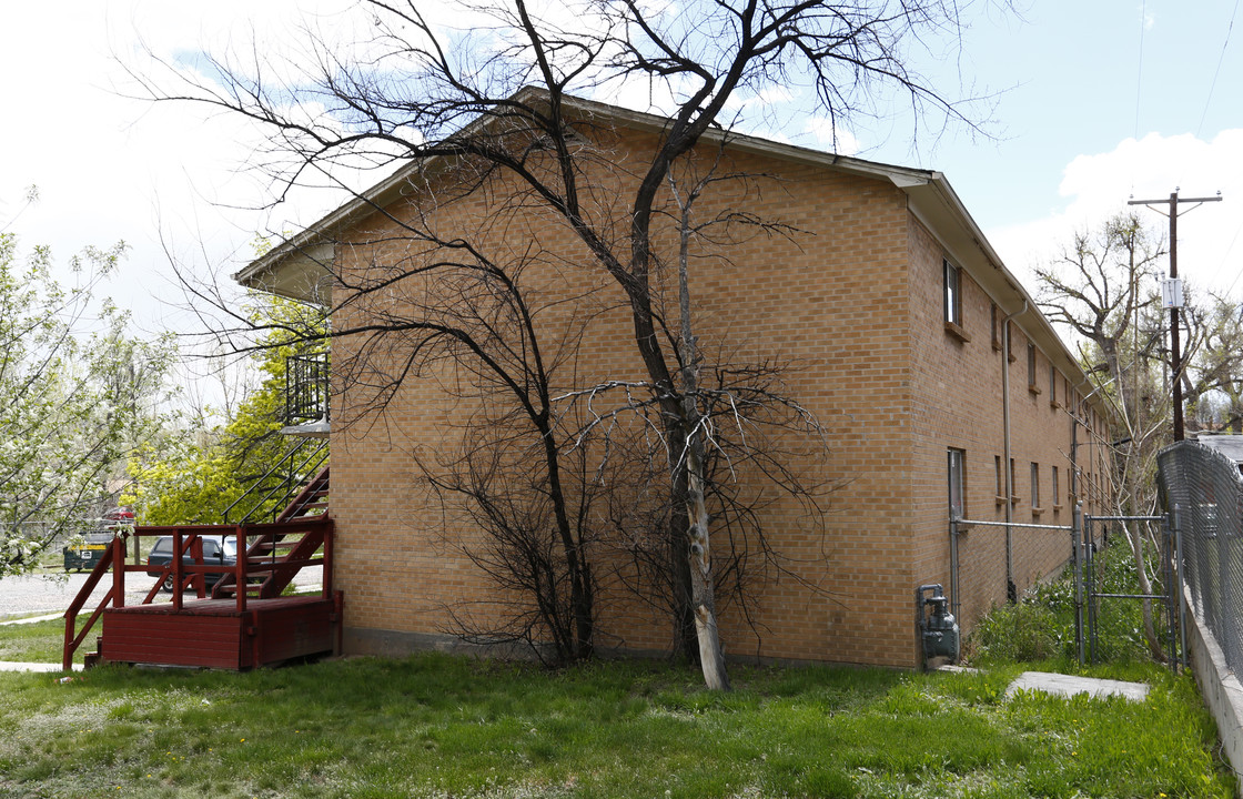 Creekside on 8th in Denver, CO - Foto de edificio