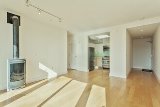 566 S Van Ness Ave in San Francisco, CA - Building Photo - Building Photo